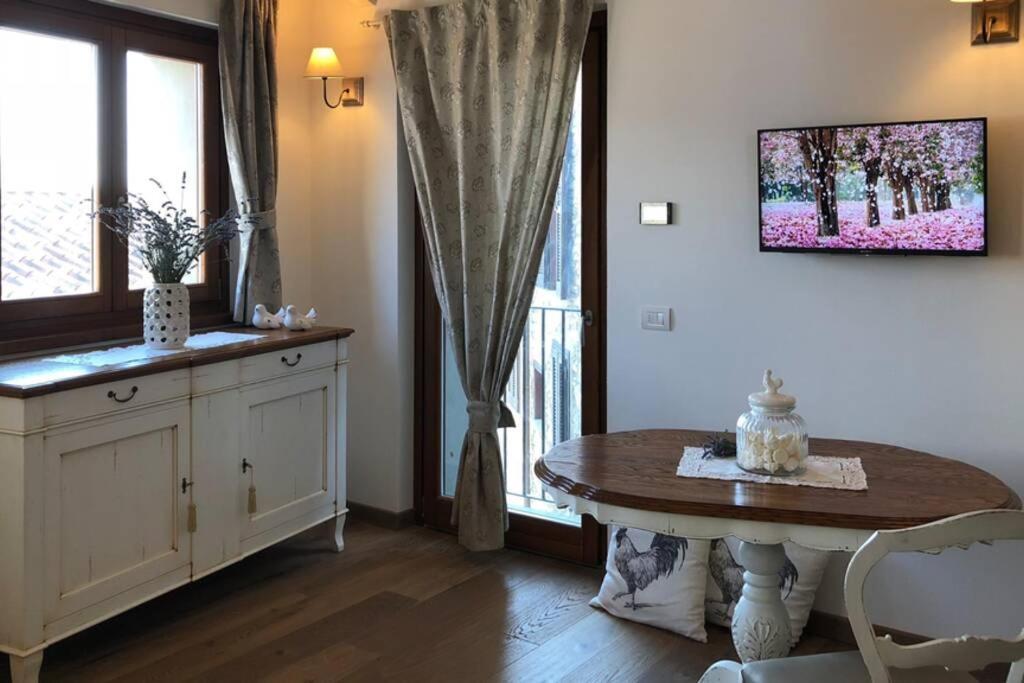 La Poulerie - Suite Dépendance Gera Lario Exterior foto